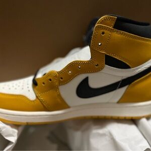 NIB Jordan 1 Retro OG 11M